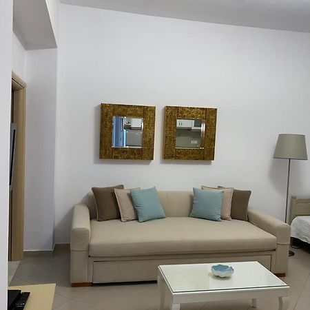סרנדה Lr Apartments מראה חיצוני תמונה