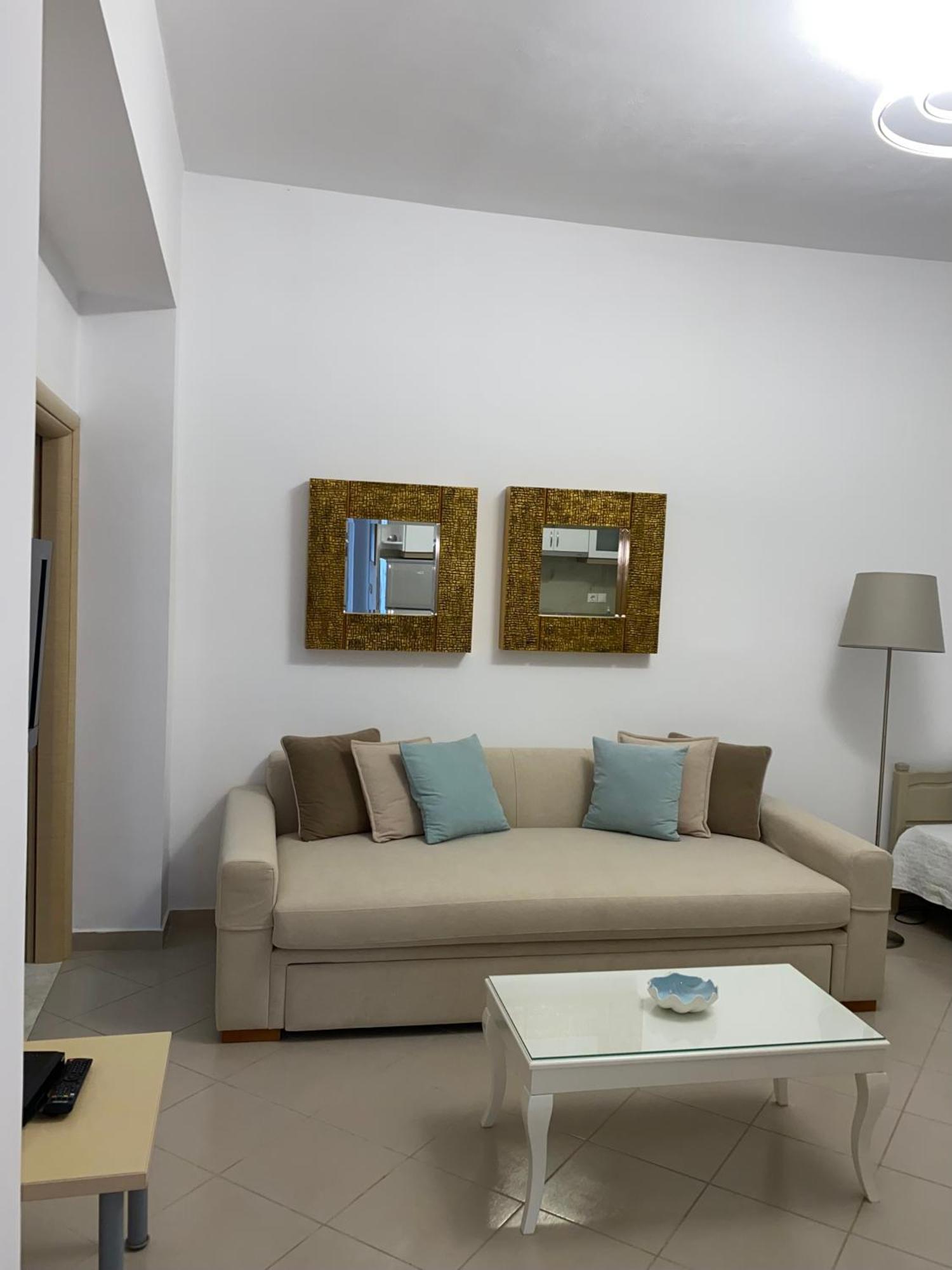 סרנדה Lr Apartments מראה חיצוני תמונה