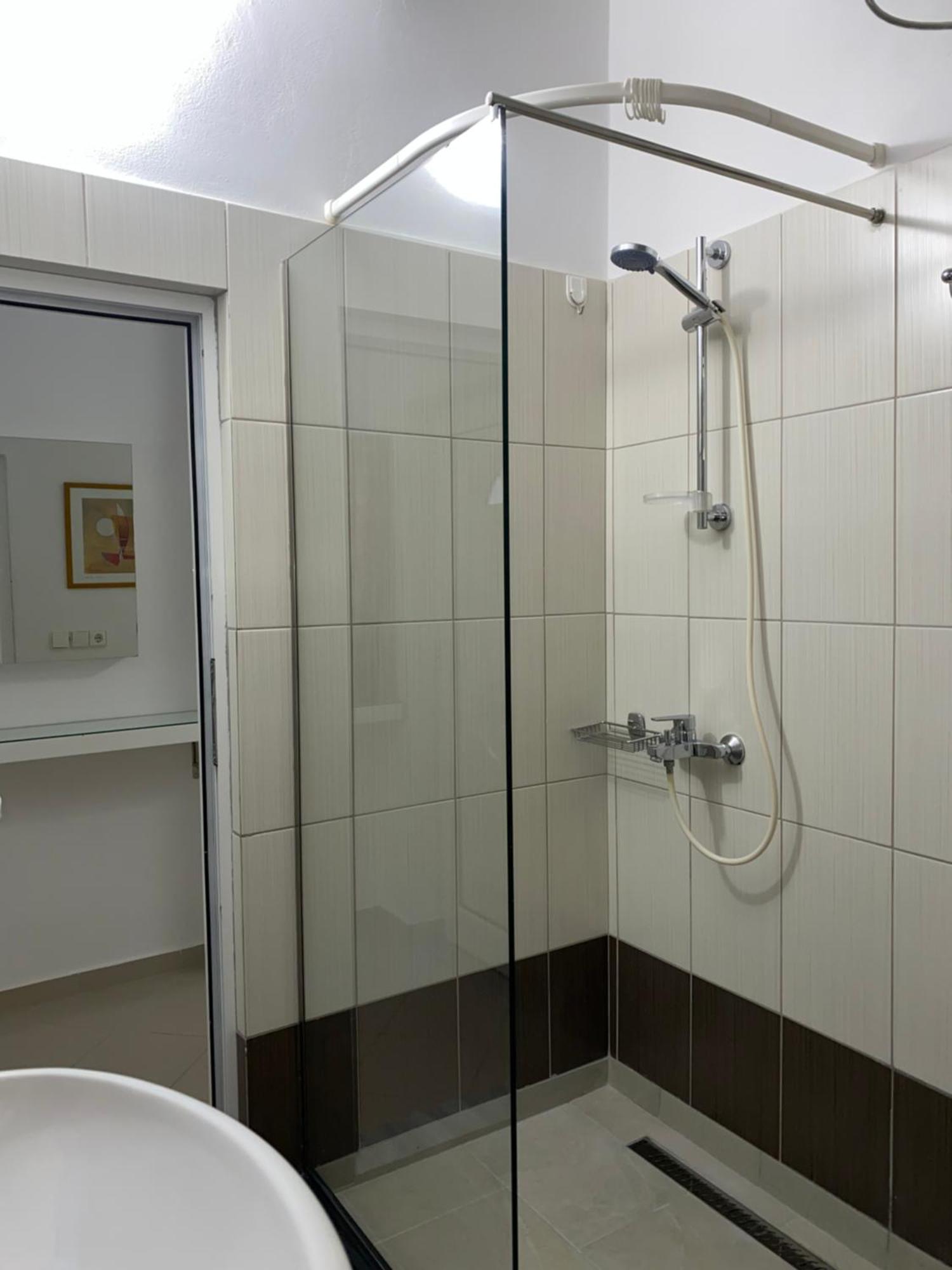 סרנדה Lr Apartments מראה חיצוני תמונה
